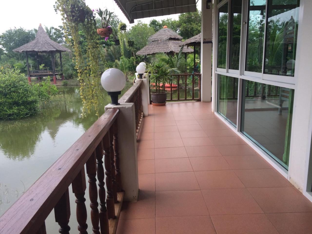 Апартаменты Saeng Tai Amphawa Samut Songkhram Экстерьер фото